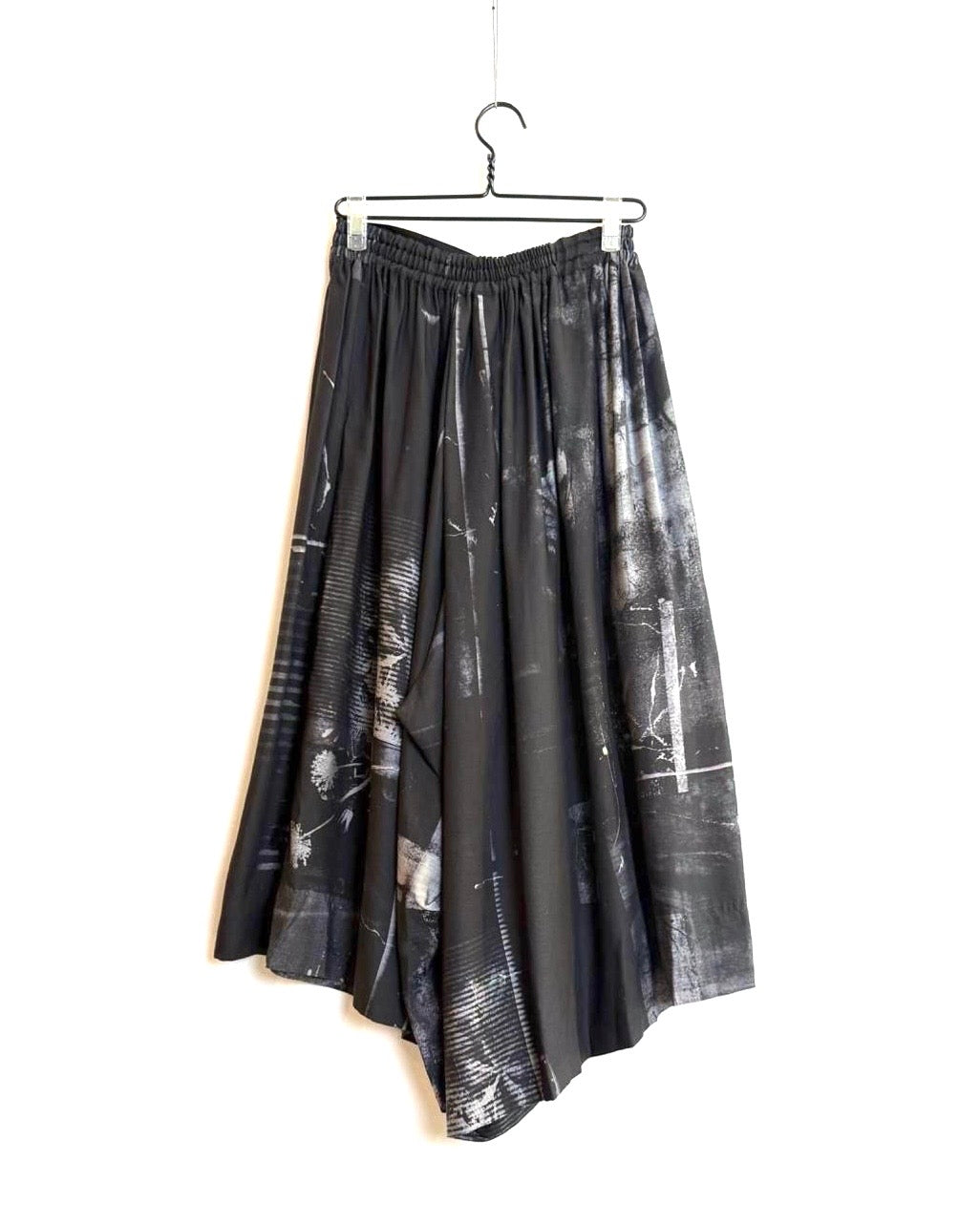 Y-right-side gathered pants