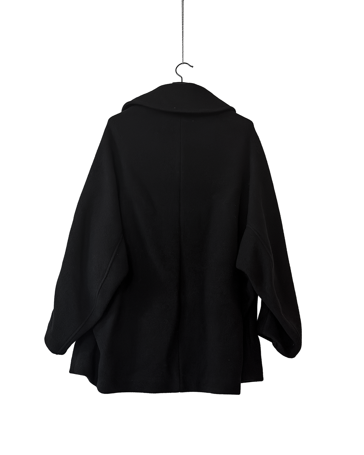 U-arranged sleeve coat