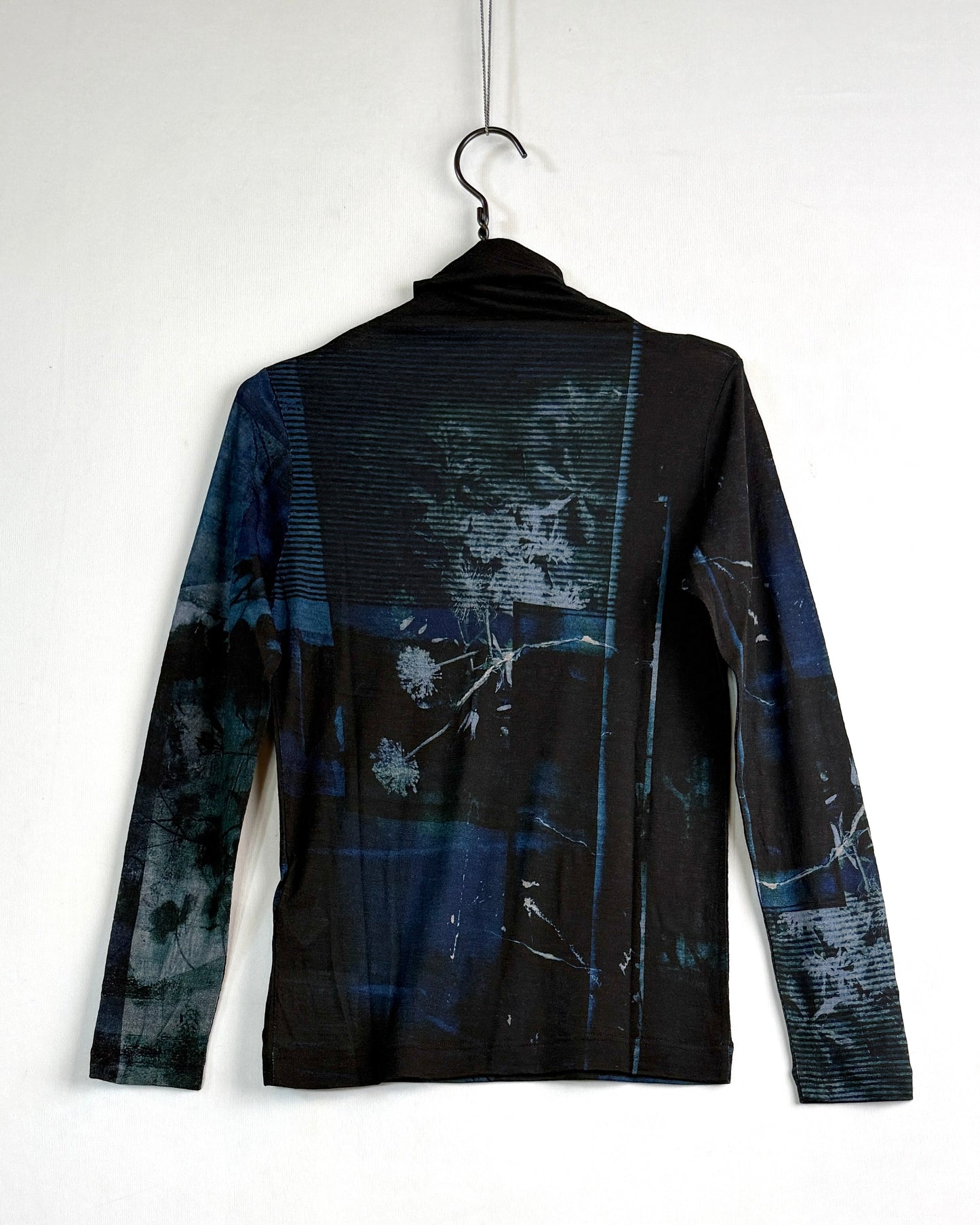 High-neck long sleeve tee