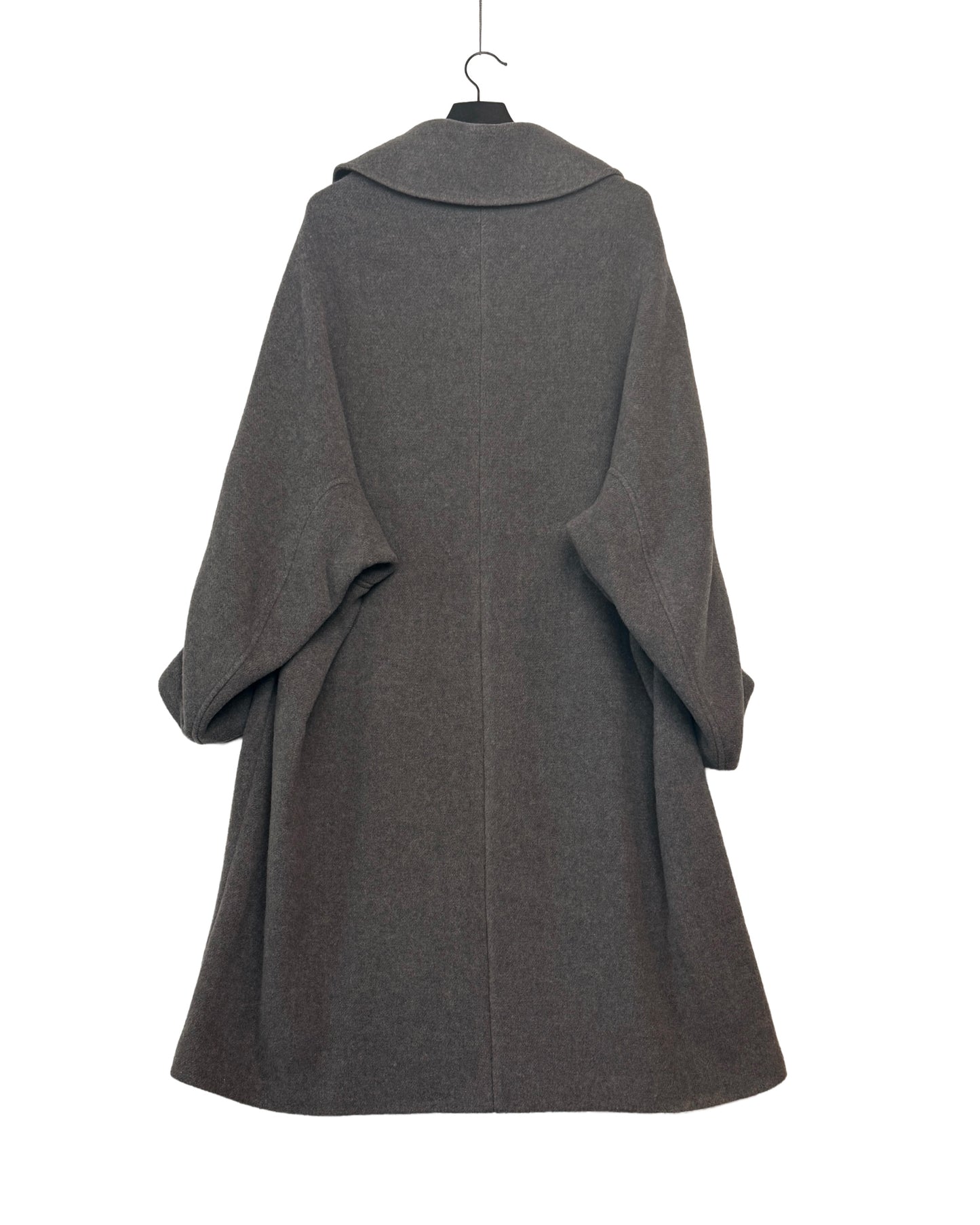 U-arranged sleeve coat