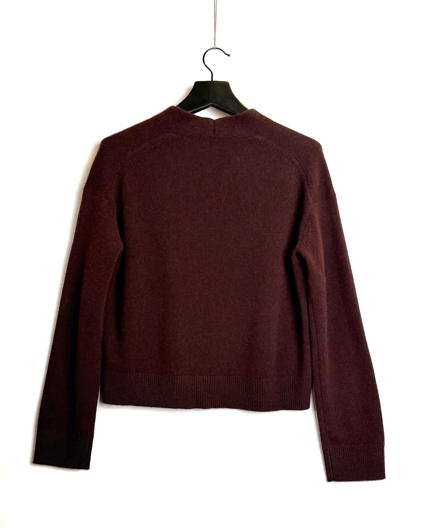 Pure cropped V jumper