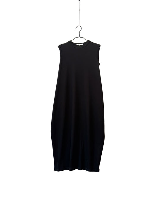 Hard twisted smooth balloon dress
