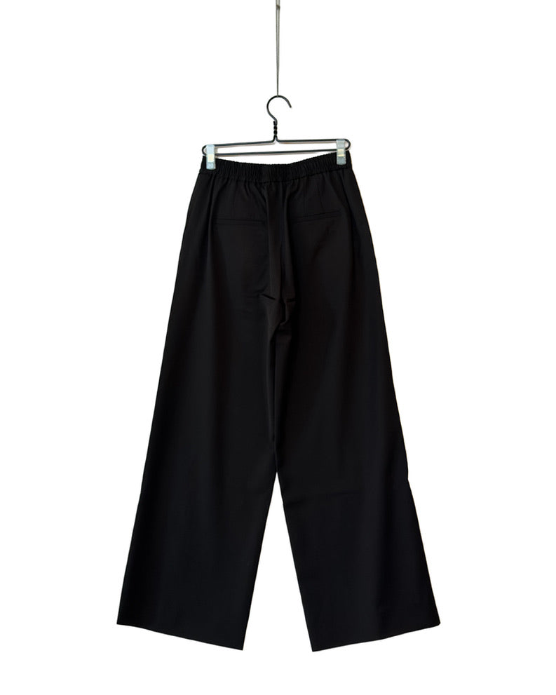 Slim fit light wool pants with single suspender