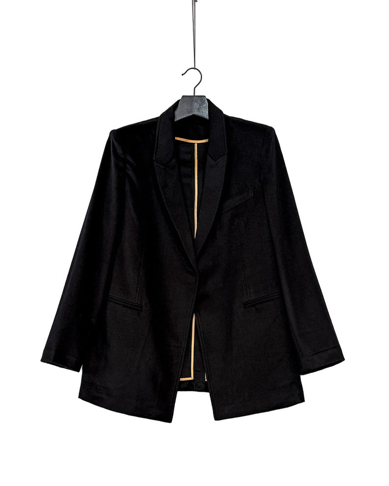 Suit blazer with shoulder pads