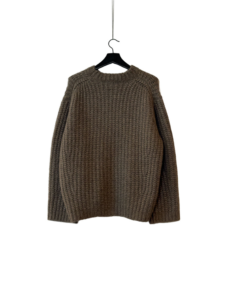 Fluffy ribbed crewneck