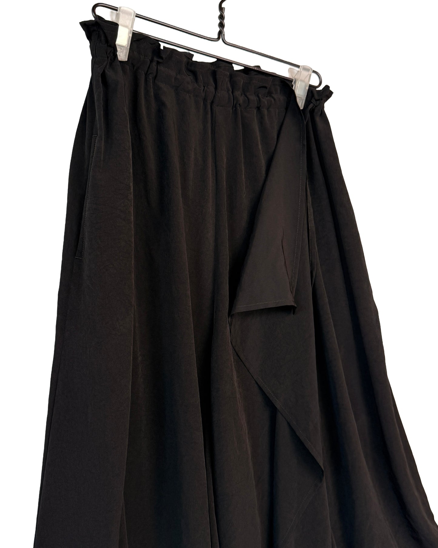 S-slit gather skirt