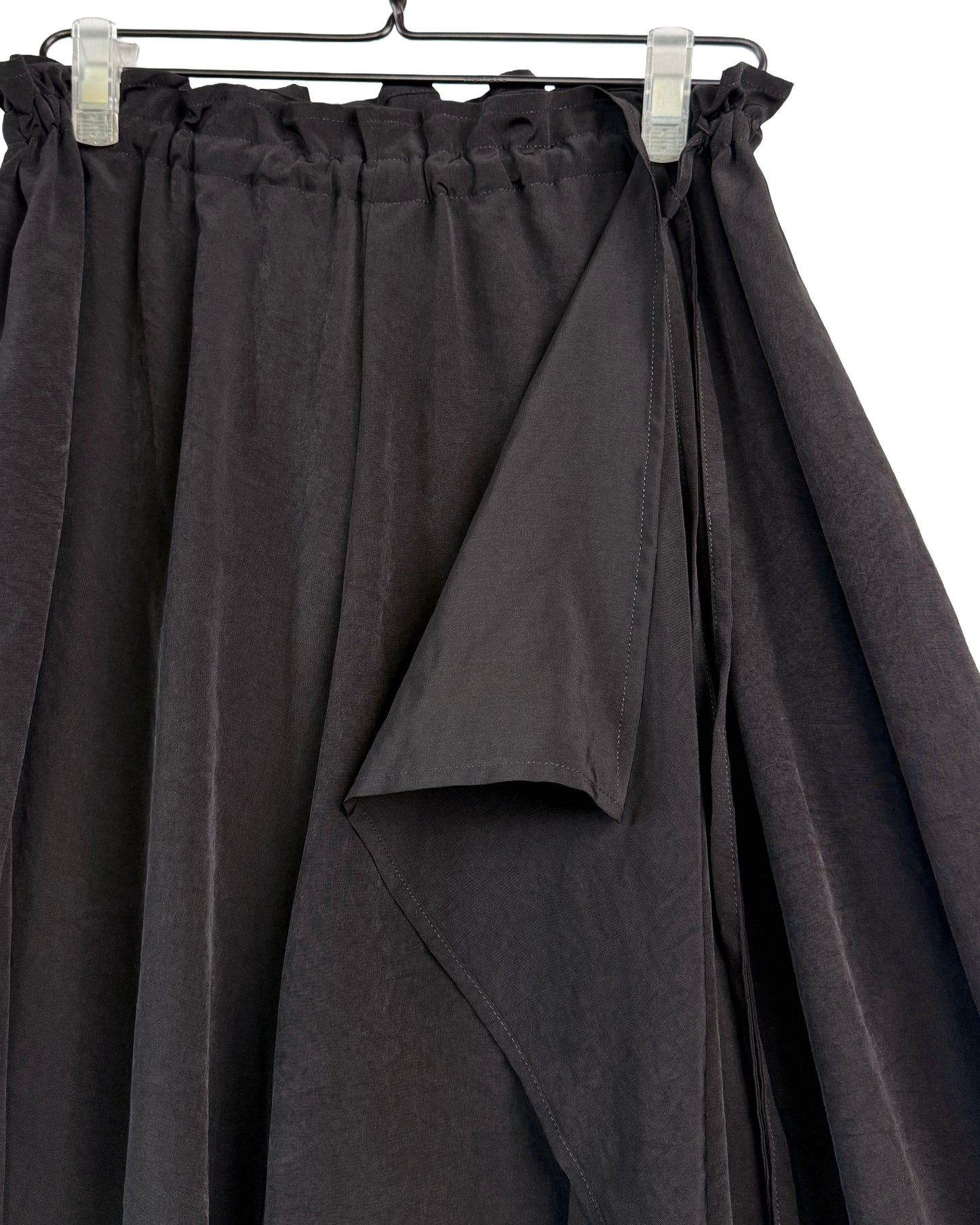 S-slit gather skirt