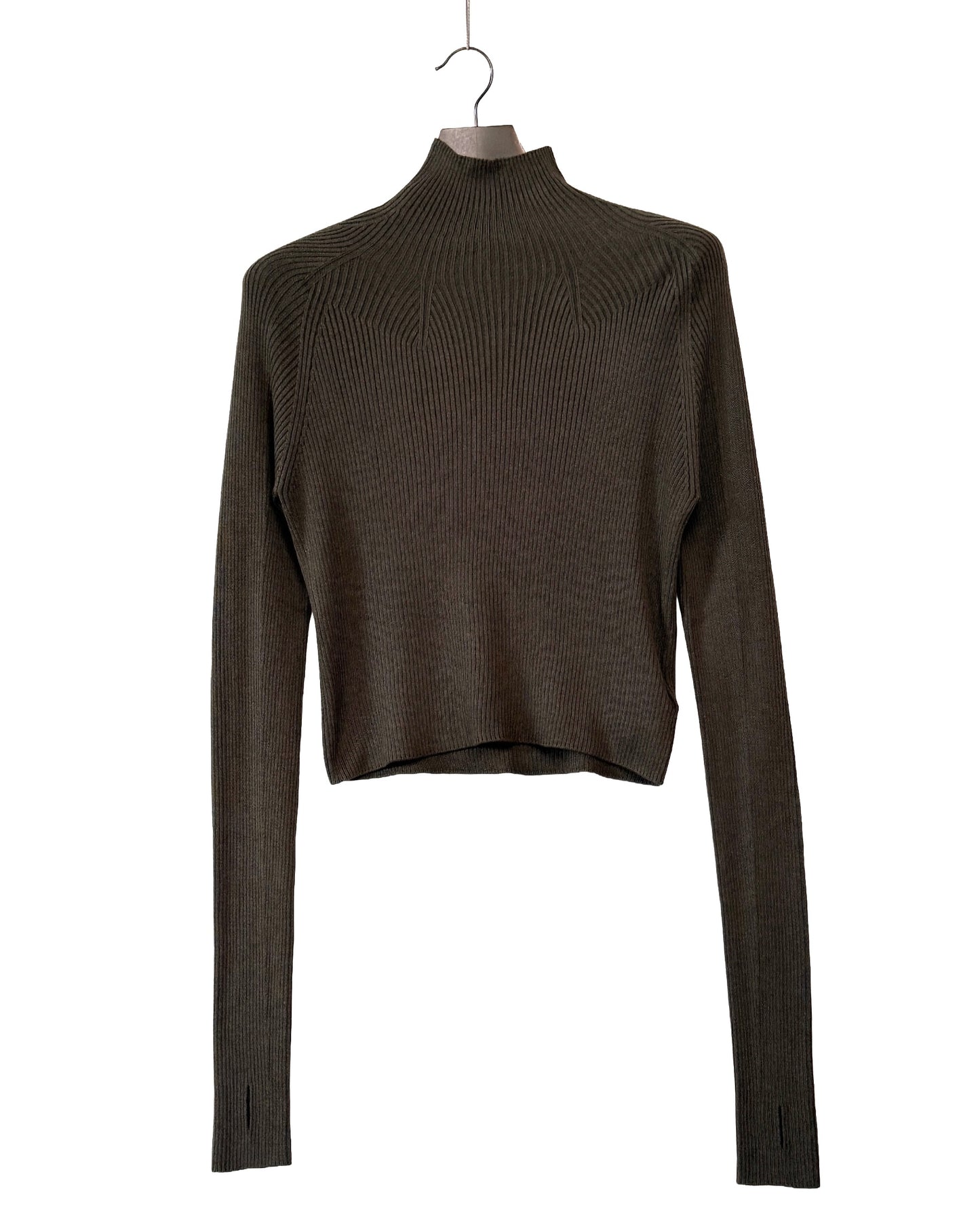 Short thumbhole pullover