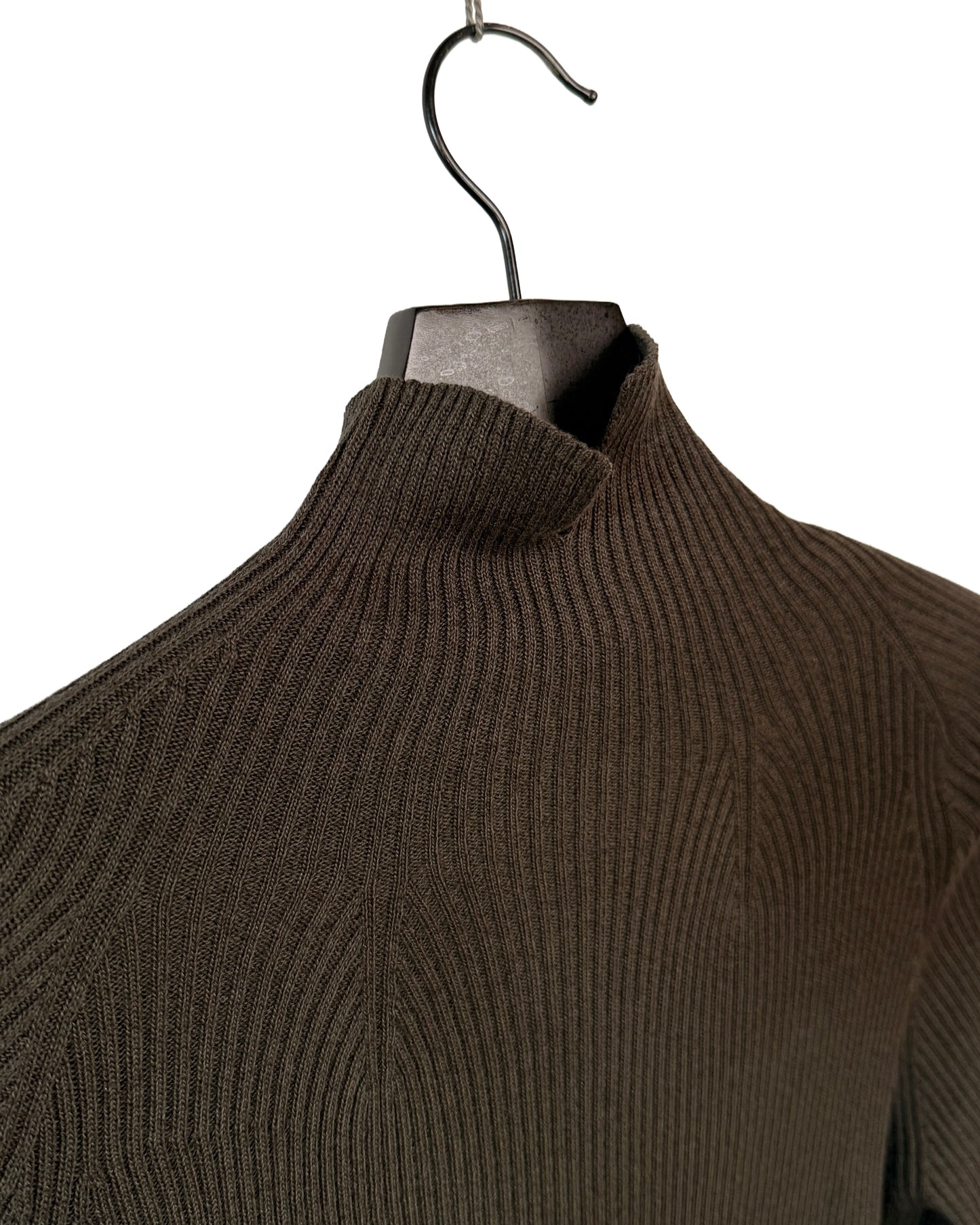 Short thumbhole pullover
