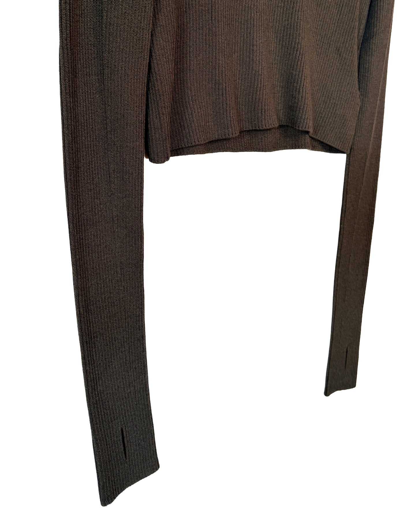 Short thumbhole pullover