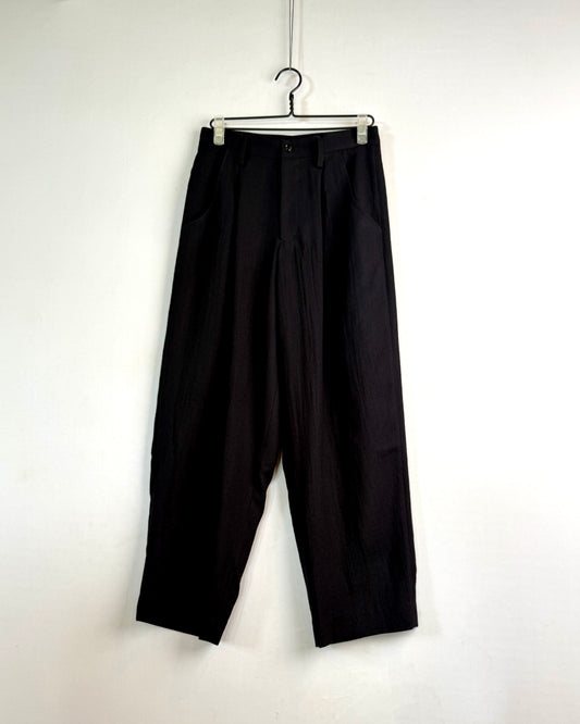 U-1 tuck wide pants