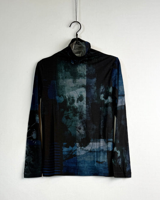 High-neck long sleeve tee