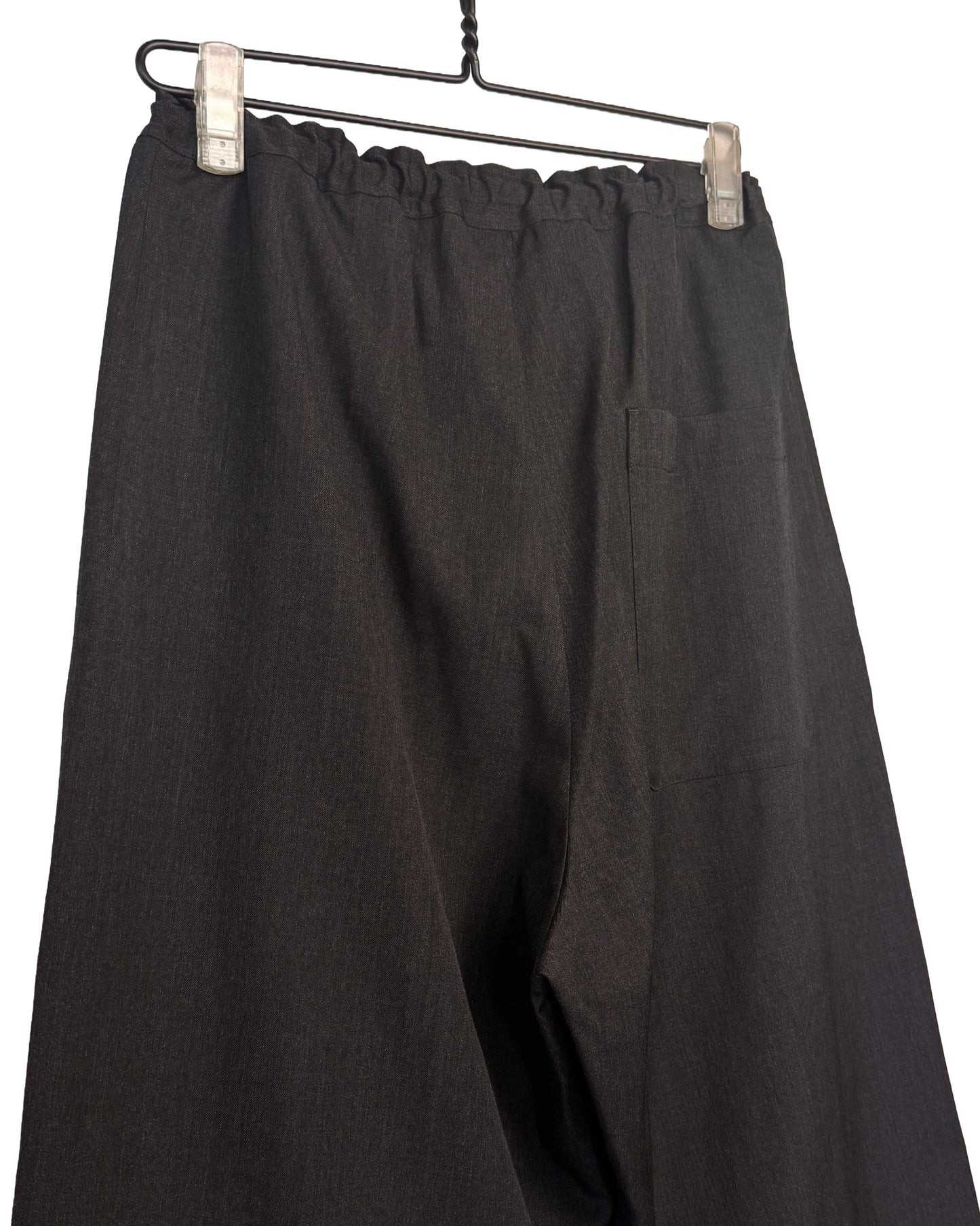 O-front tuck wide pants