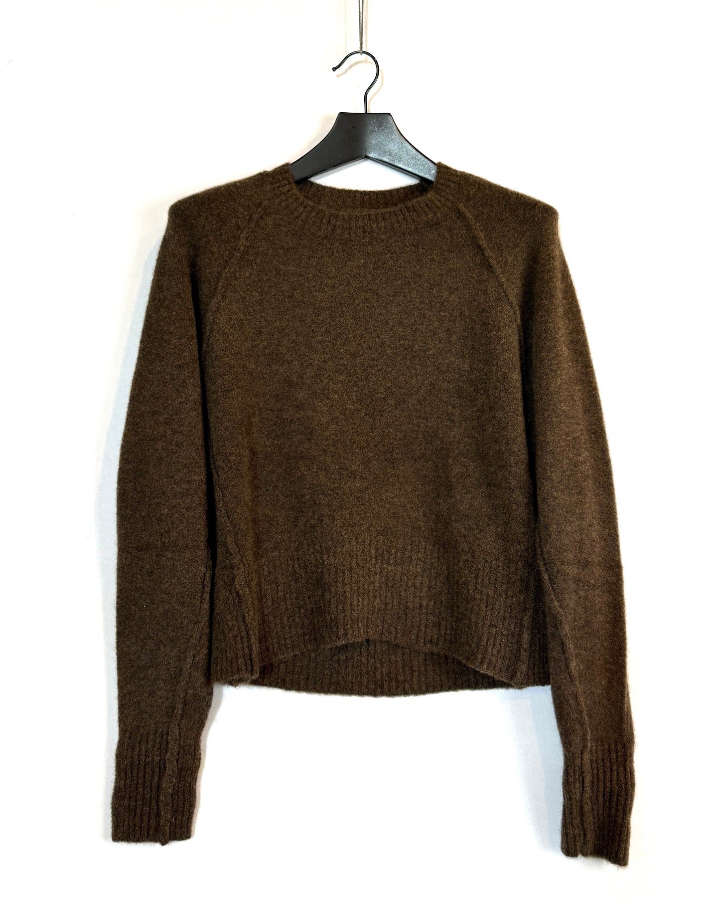Stretch cashmere round neck sweater
