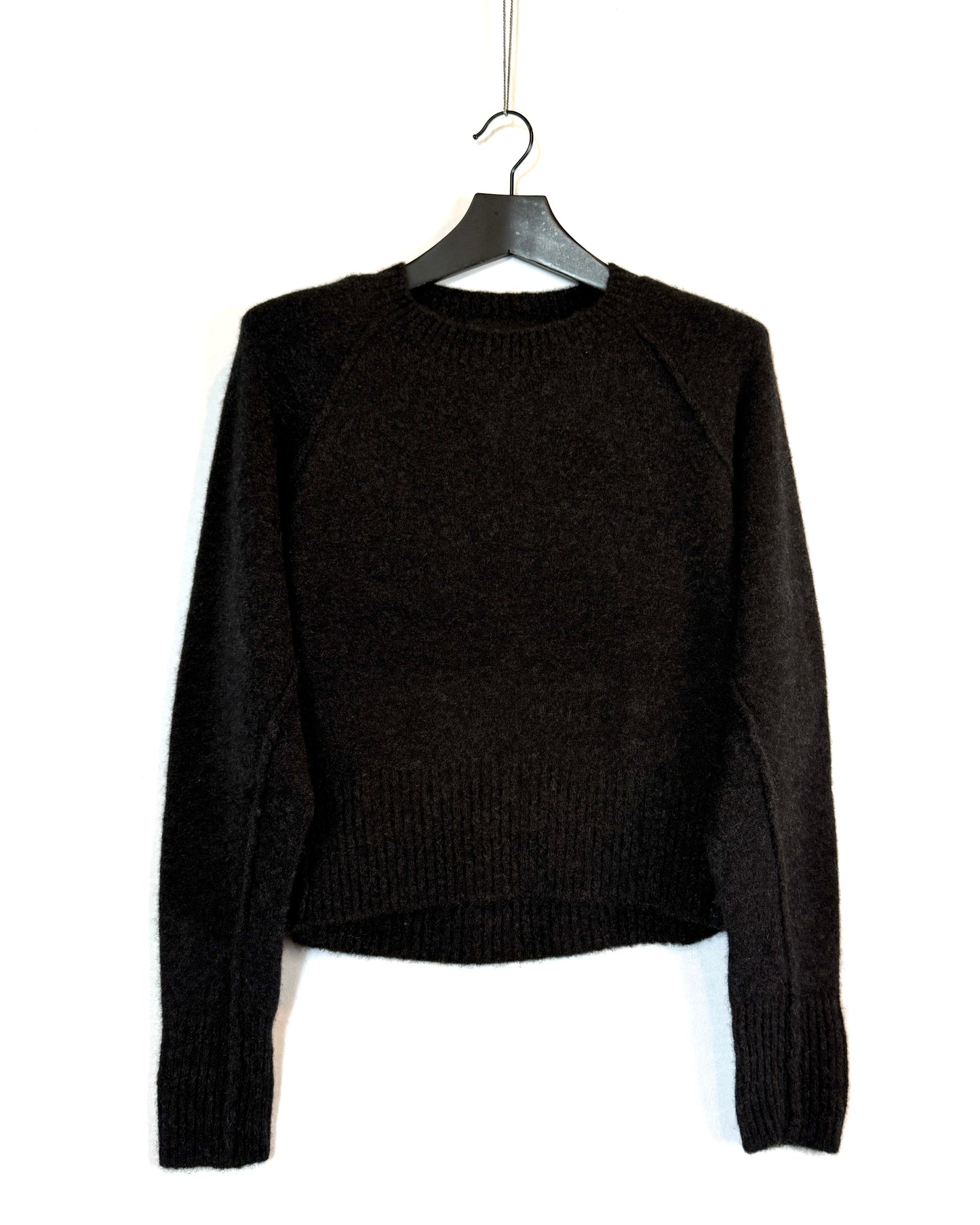 Stretch cashmere round neck sweater
