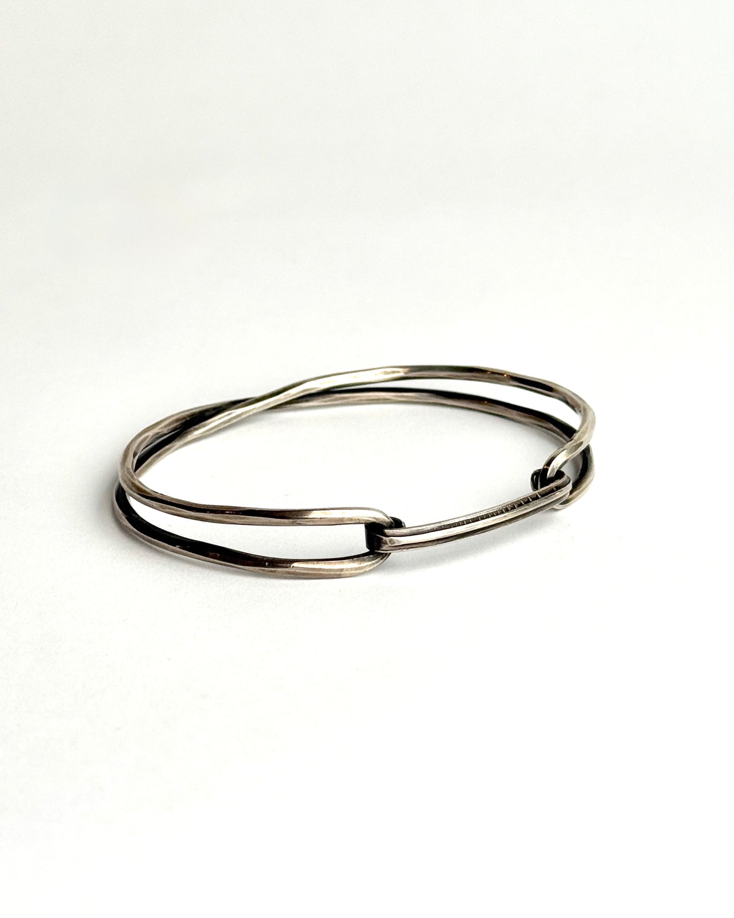 M2636 Bracelet closure tag hammered