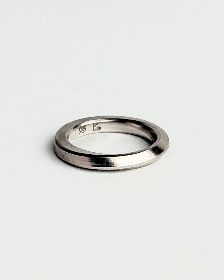 M1280 Twisted ring