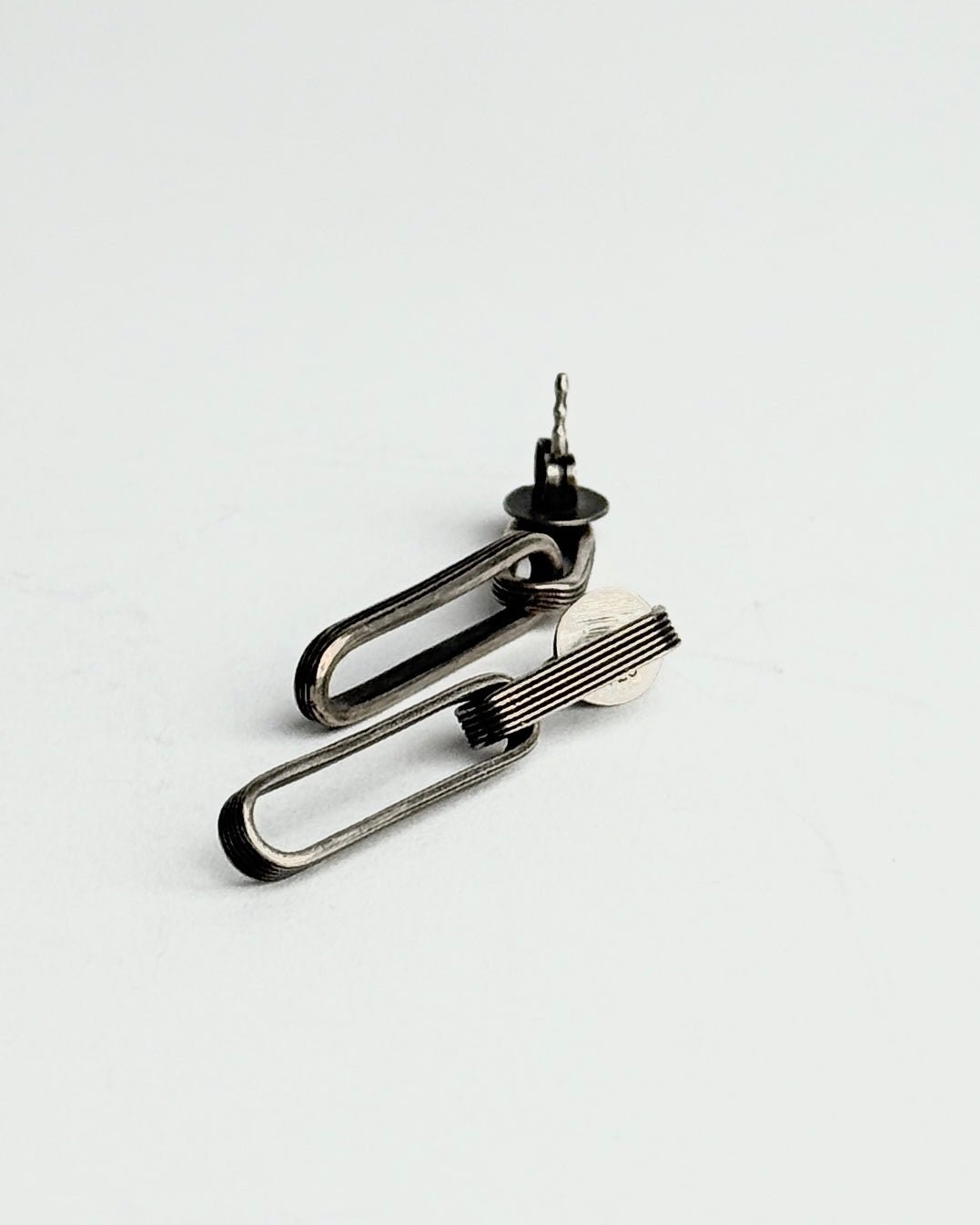 M4542 earrings lines