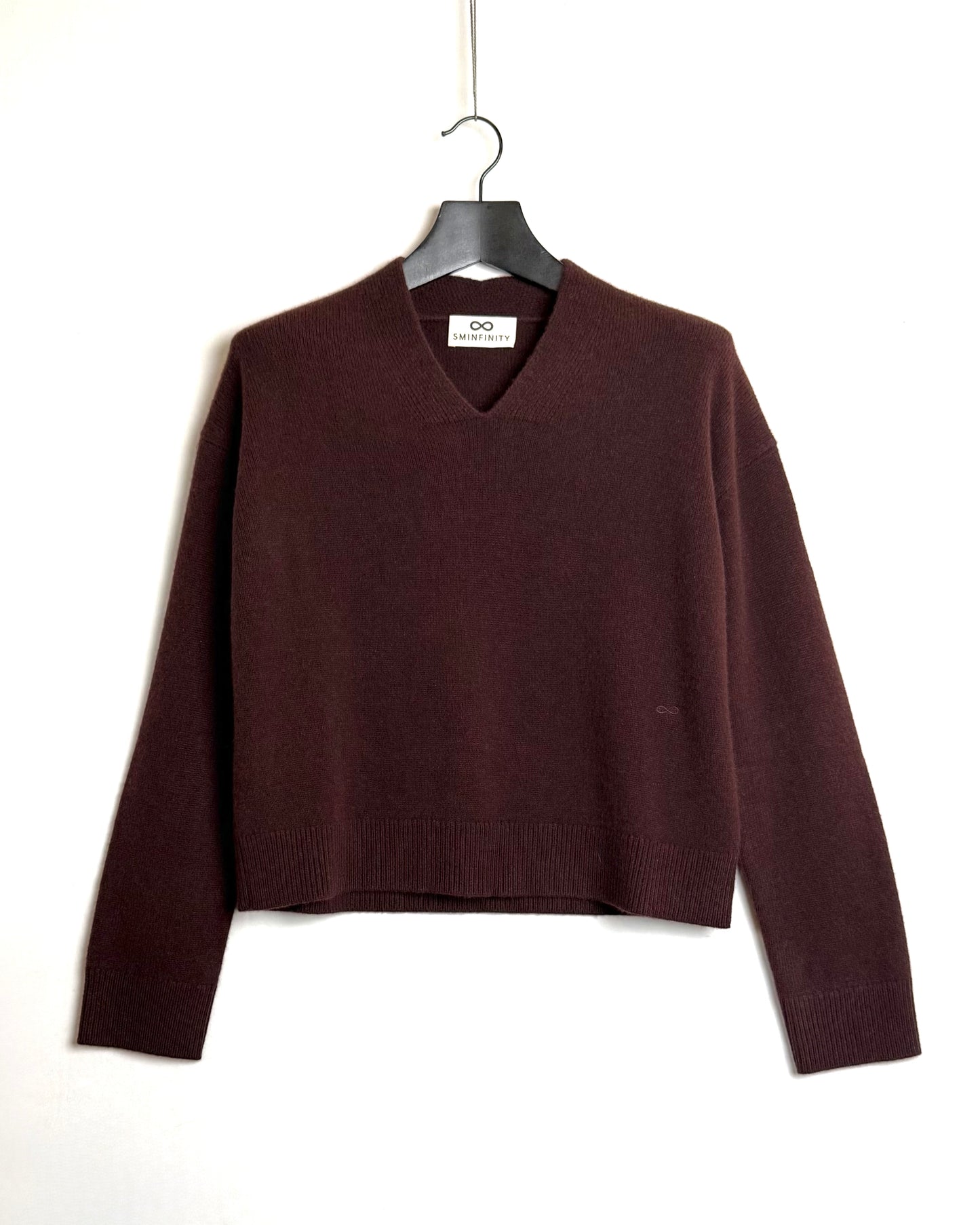 Pure cropped V jumper