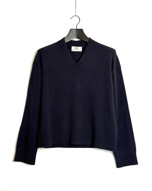 Pure cropped V jumper