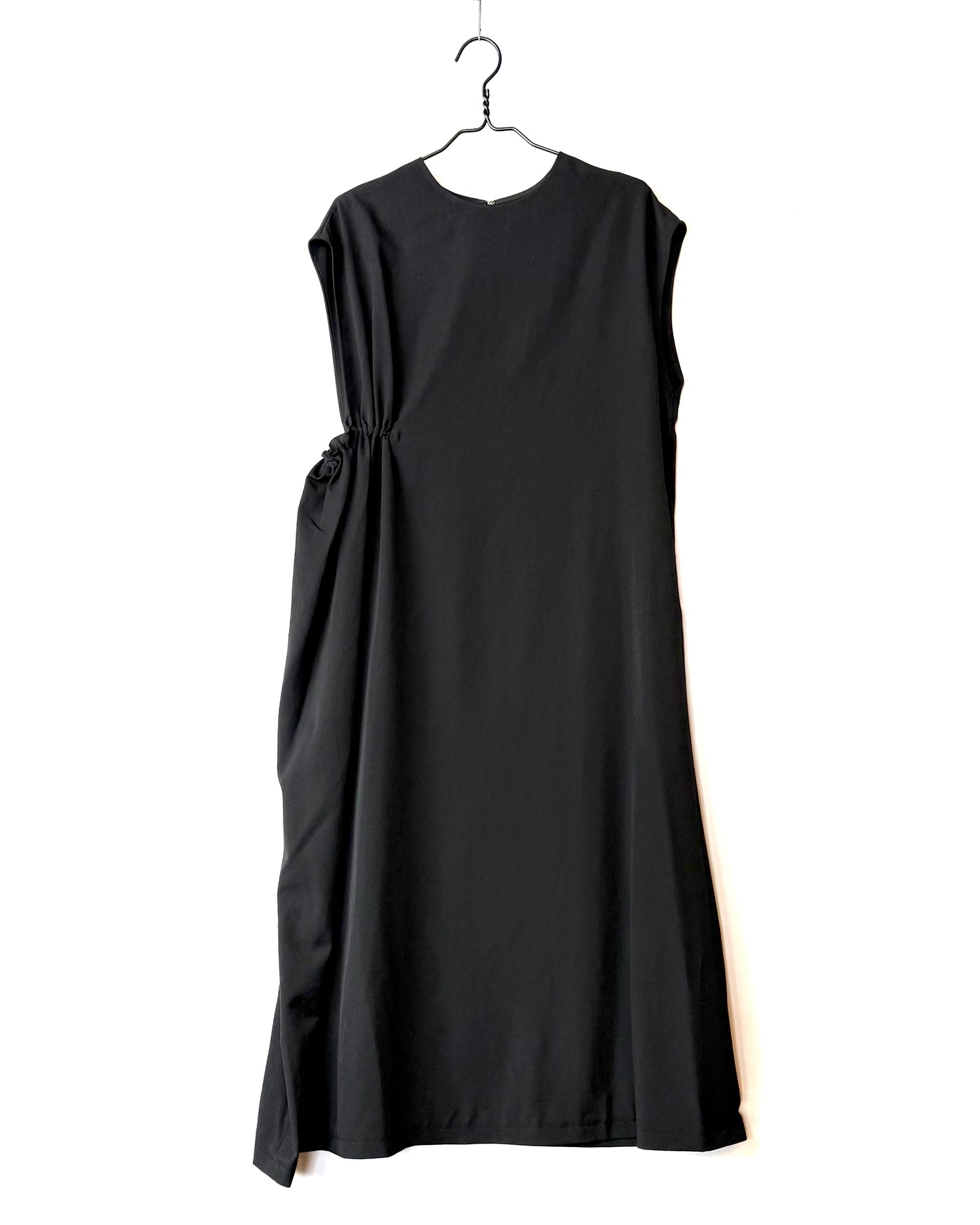 N-right side gathered dress