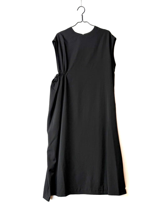 N-right side gathered dress