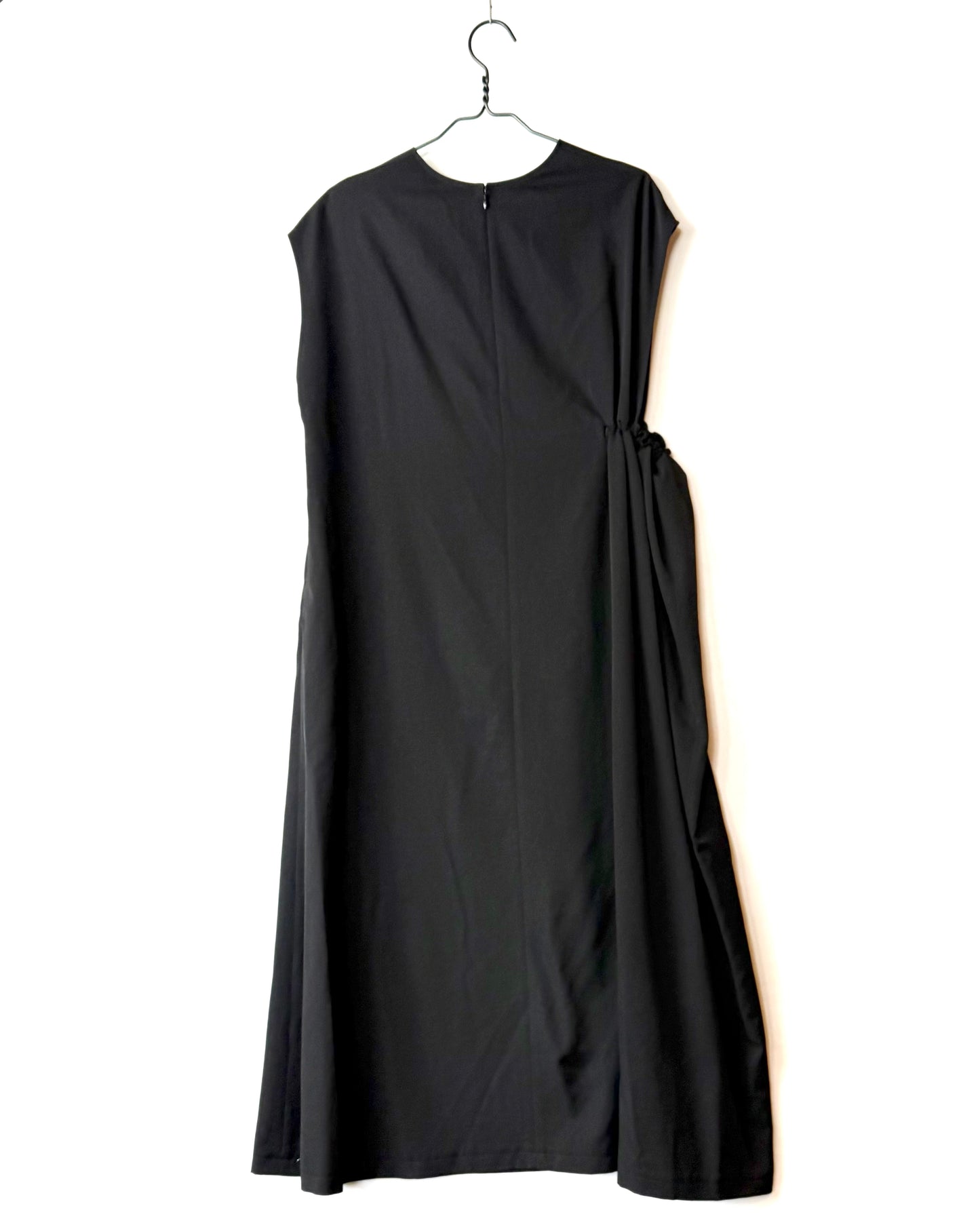 N-right side gathered dress