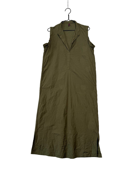 Sleeveless long dress