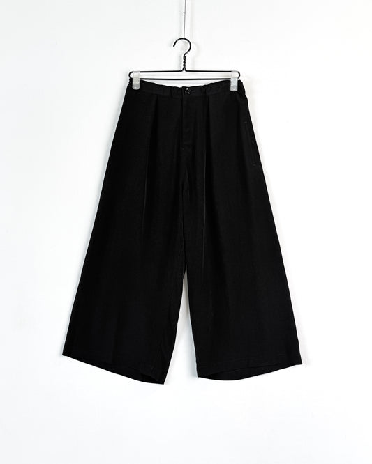 O-front tuck wide pants