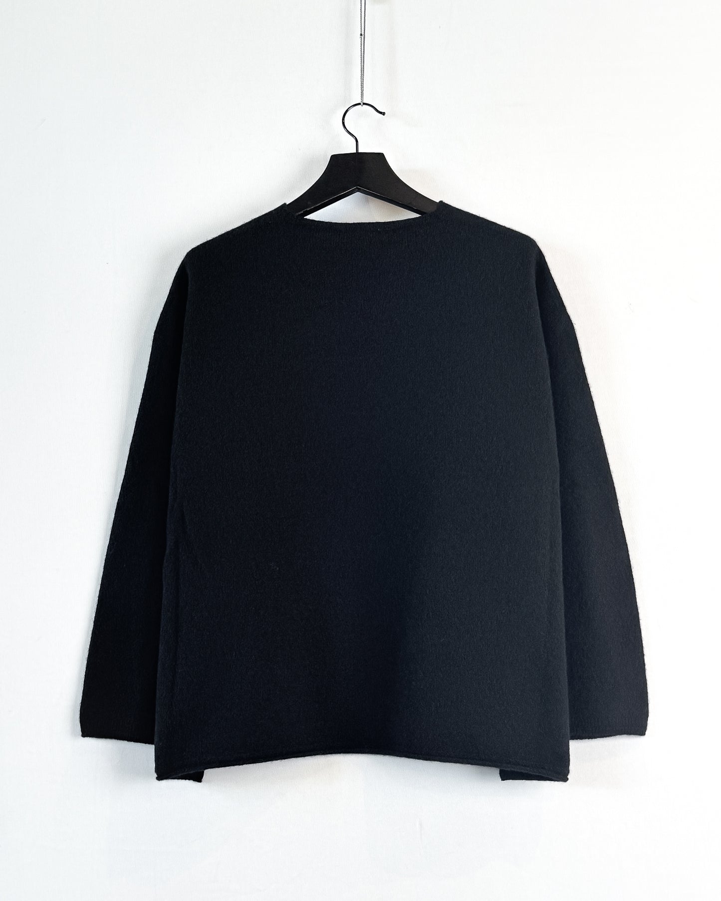 Fine wool crewneck pullover