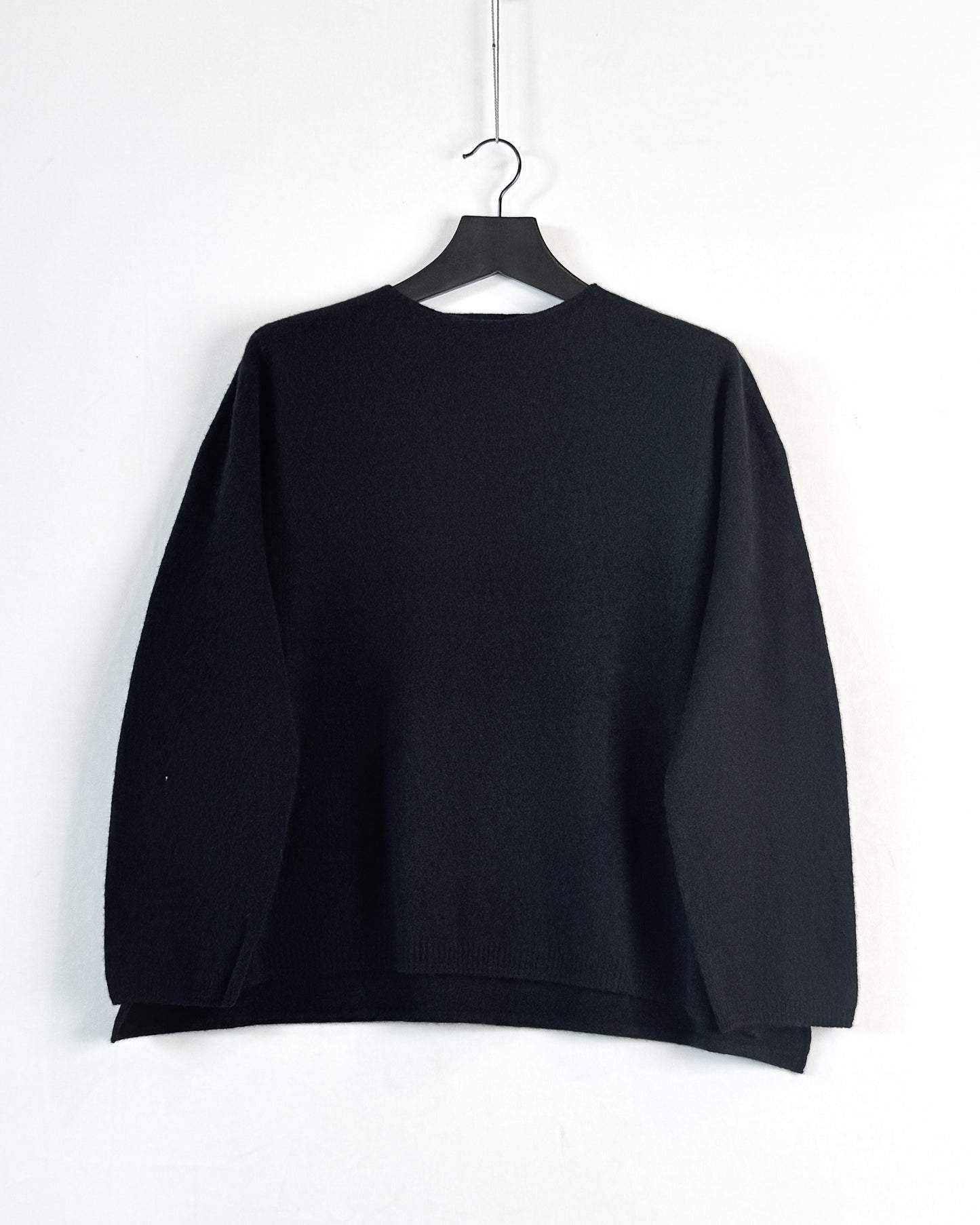Fine wool crewneck pullover