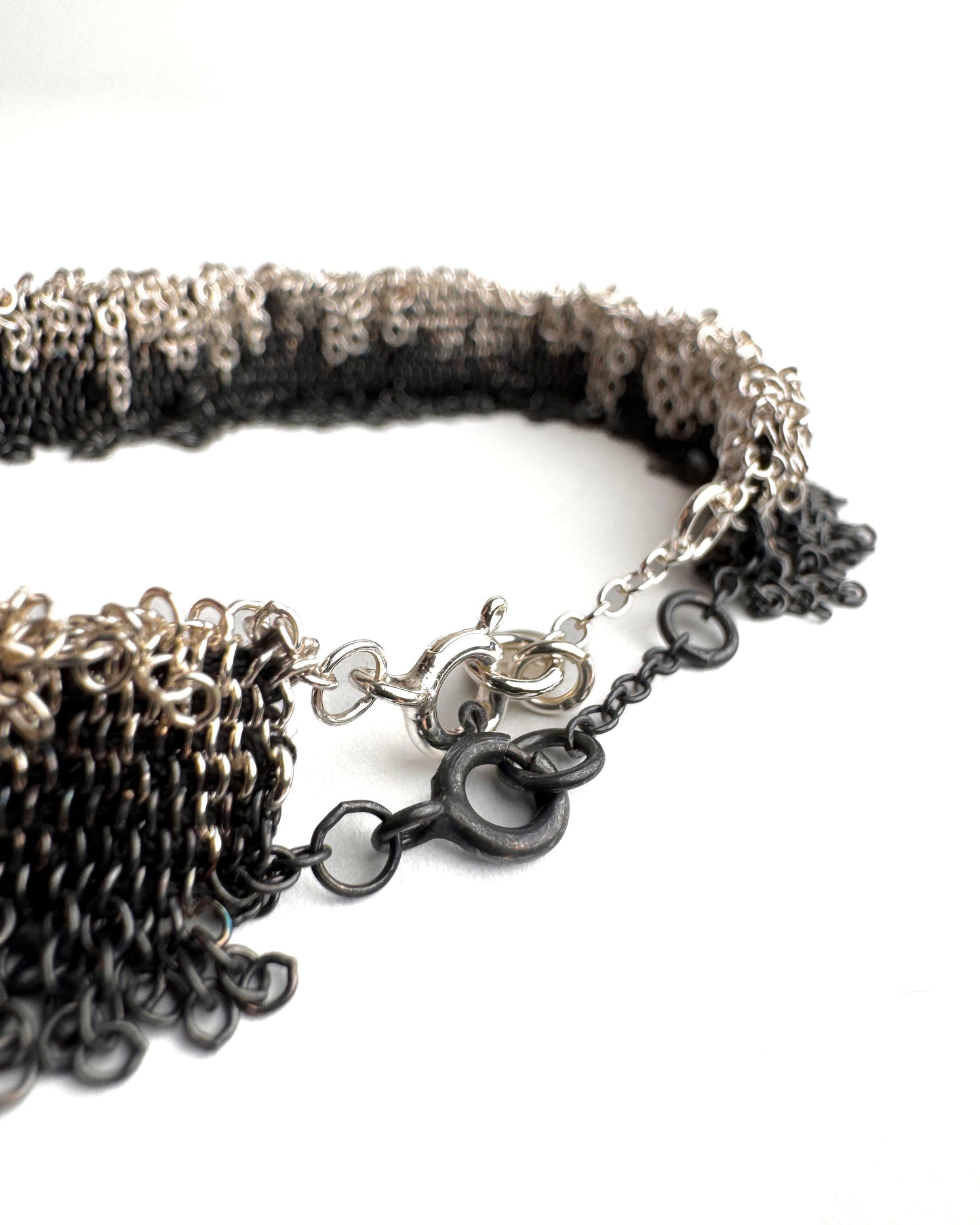 017.99 XY Oxidiertes Silber-Seidenarmband